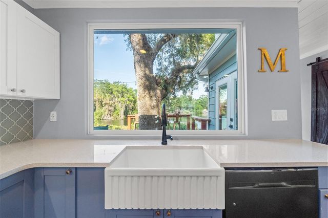 1502 E PARK CIRCLE, Tampa, FL 33610