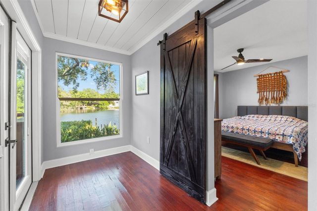 1502 E PARK CIRCLE, Tampa, FL 33610