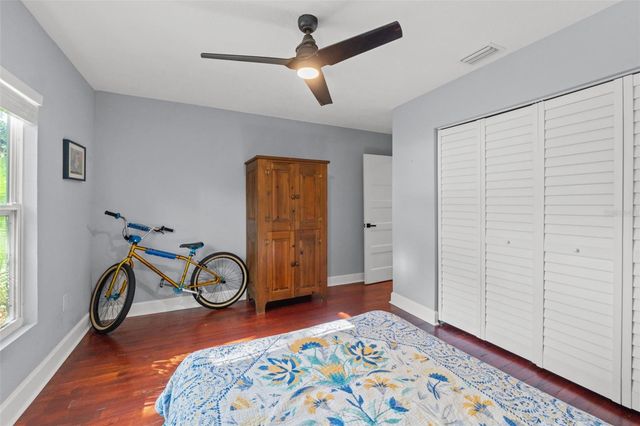 1502 E PARK CIRCLE, Tampa, FL 33610