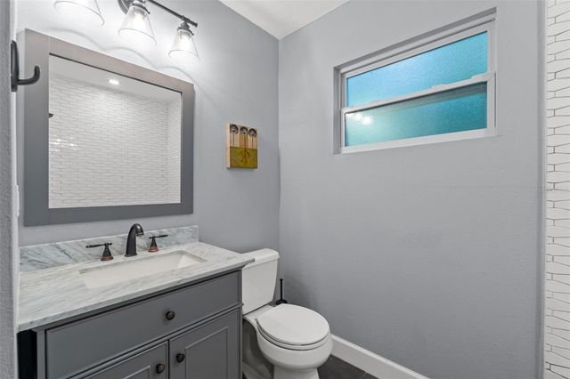 1502 E PARK CIRCLE, Tampa, FL 33610