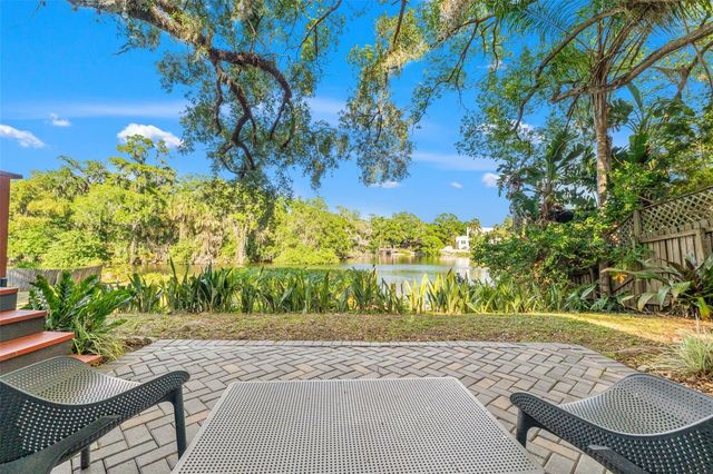 1502 E PARK CIRCLE, Tampa, FL 33610