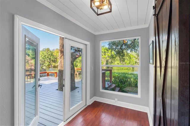 1502 E PARK CIRCLE, Tampa, FL 33610