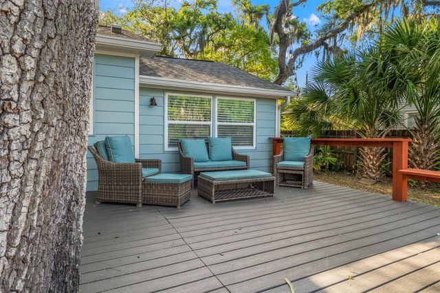 1502 E PARK CIRCLE, Tampa, FL 33610