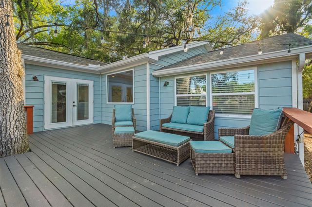 1502 E PARK CIRCLE, Tampa, FL 33610