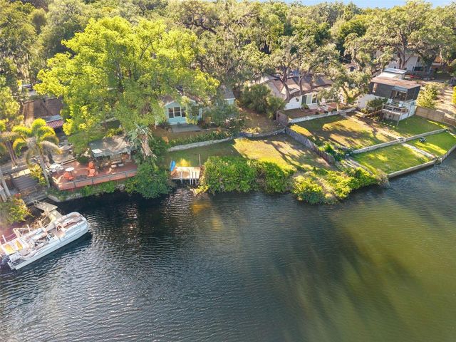 1502 E PARK CIRCLE, Tampa, FL 33610