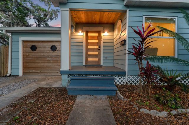 1502 E PARK CIRCLE, Tampa, FL 33610