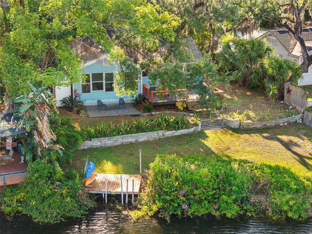 1502 E PARK CIRCLE, Tampa, FL 33610