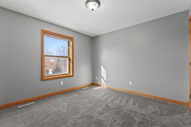 5005 Scenic Oak Drive SW, Rochester, MN 55902