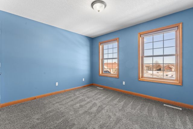 5005 Scenic Oak Drive SW, Rochester, MN 55902