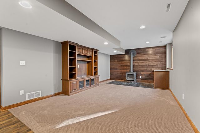 5005 Scenic Oak Drive SW, Rochester, MN 55902