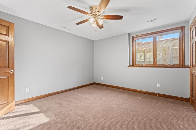 5005 Scenic Oak Drive SW, Rochester, MN 55902