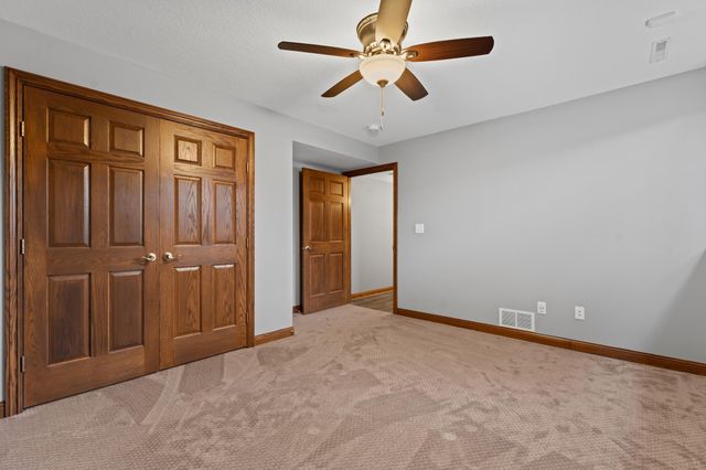 5005 Scenic Oak Drive SW, Rochester, MN 55902