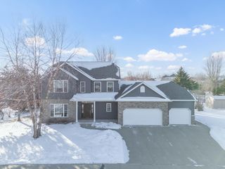 5005 Scenic Oak Drive SW, Rochester, MN 55902
