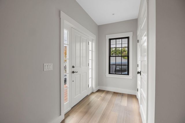 404 Commercial Street UNIT 1, Provincetown, MA 02657