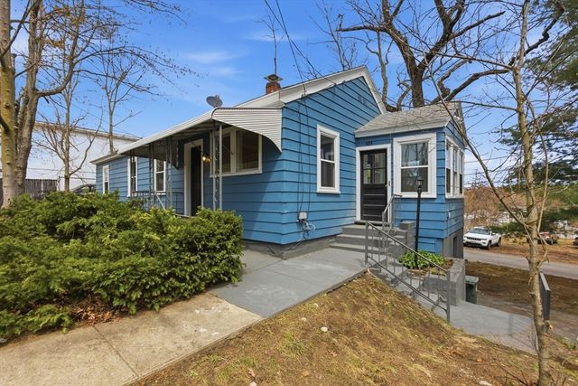 464 Central St, Leominster, MA 01453