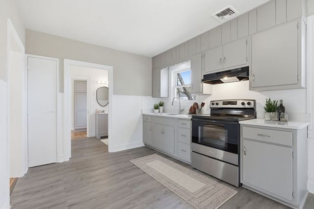 464 Central St, Leominster, MA 01453