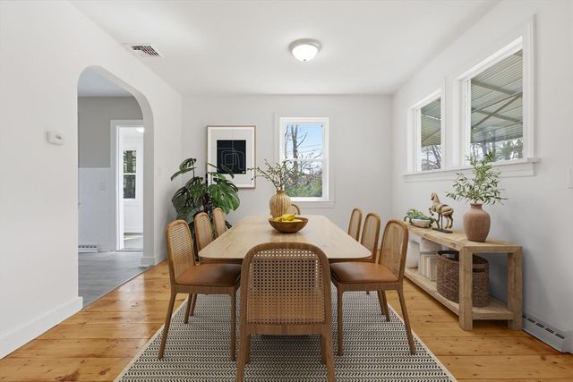 464 Central St, Leominster, MA 01453