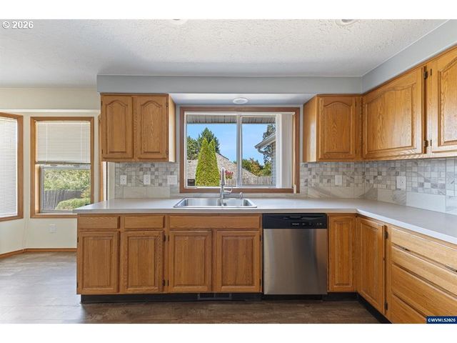 875 JEV Ct, Salem, OR 97304