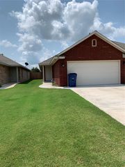 200 Woodbriar Road, Noble, OK 73068