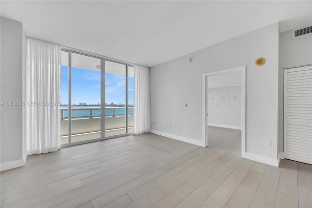 1800 N Bayshore Drive 809, Miami, FL 33132