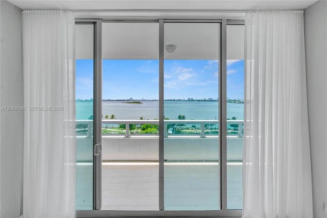 1800 N Bayshore Drive 809, Miami, FL 33132