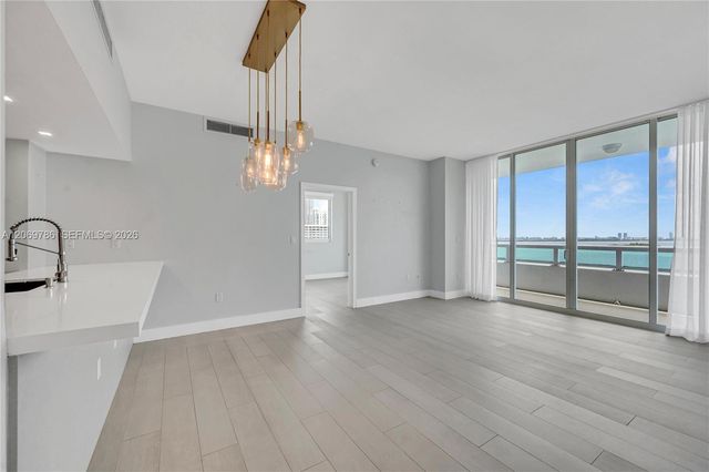 1800 N Bayshore Drive 809, Miami, FL 33132
