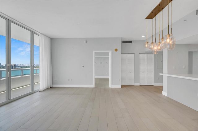 1800 N Bayshore Drive 809, Miami, FL 33132