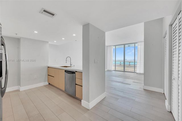 1800 N Bayshore Drive 809, Miami, FL 33132