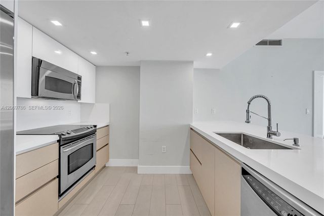 1800 N Bayshore Drive 809, Miami, FL 33132