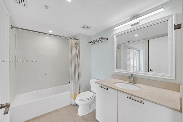 1800 N Bayshore Drive 809, Miami, FL 33132