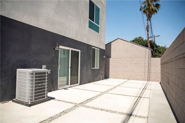 3046 west Boulevard, Los Angeles, CA 90016