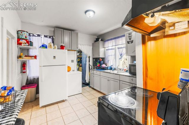 609 W 8th Street 611, Pueblo, CO 81003