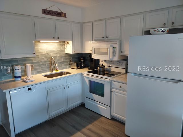 40 Folly Field Rd Apt E17, Hilton Head Island, SC 29928