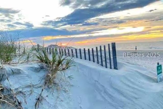 40 Folly Field Rd Apt E17, Hilton Head Island, SC 29928