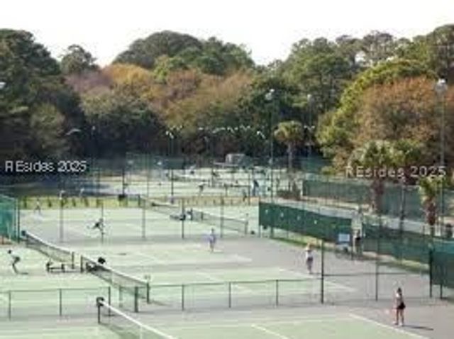 40 Folly Field Rd Apt E17, Hilton Head Island, SC 29928