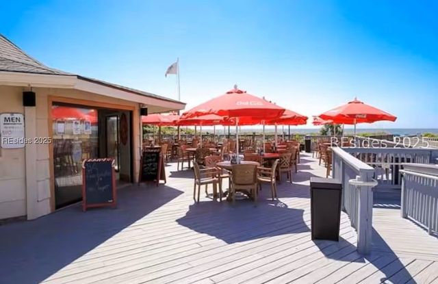 40 Folly Field Rd Apt E17, Hilton Head Island, SC 29928