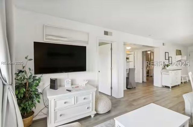 40 Folly Field Rd Apt E17, Hilton Head Island, SC 29928