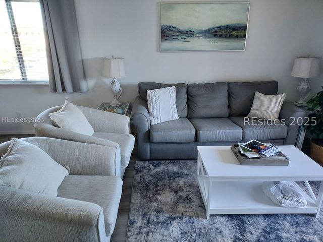 40 Folly Field Rd Apt E17, Hilton Head Island, SC 29928