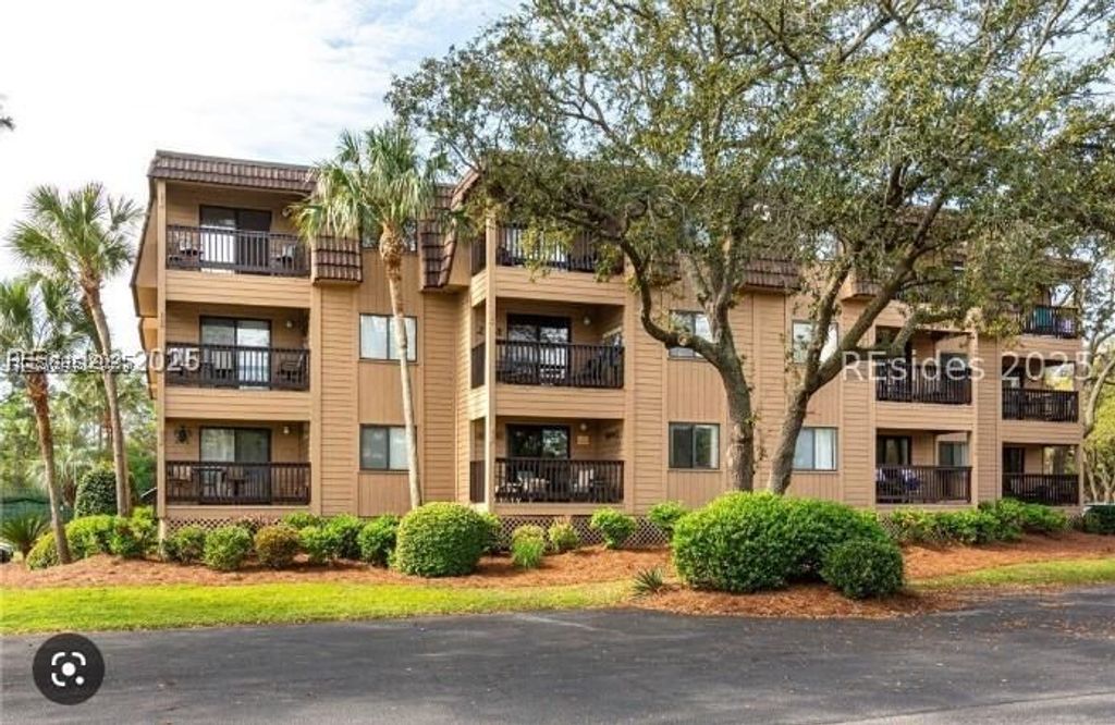40 Folly Field Rd Apt E17, Hilton Head Island, SC 29928
