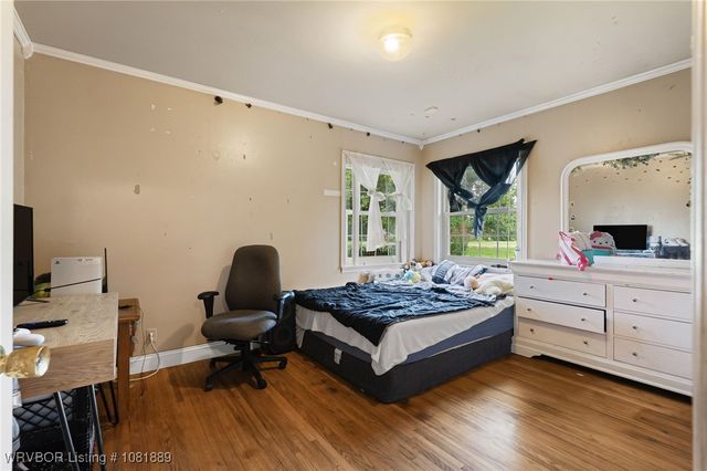 909 S Division Street, Lavaca, AR 72941