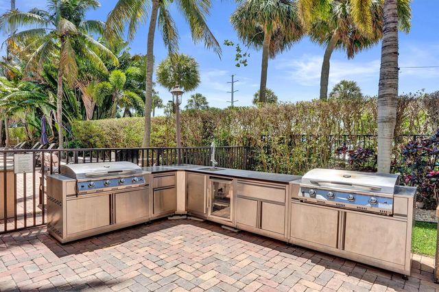 616 Clearwater Park Road 1107, West Palm Beach, FL 33401