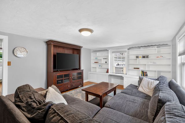 205 Coolidge Drive, Portsmouth, NH 03801
