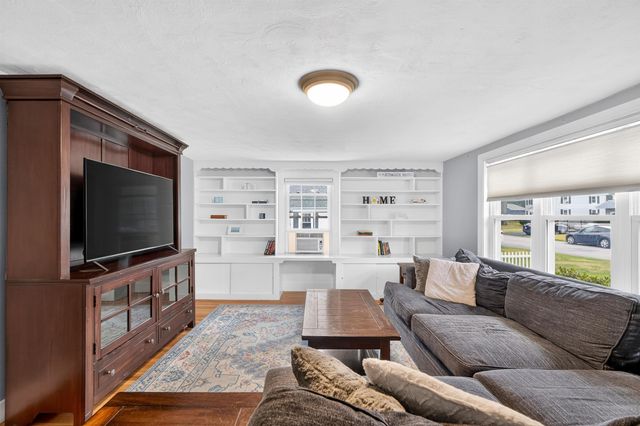 205 Coolidge Drive, Portsmouth, NH 03801