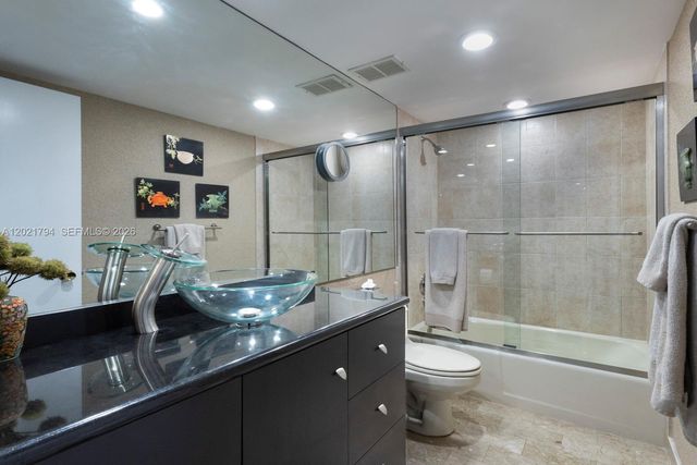 3 Grove Isle Dr C307, Miami, FL 33133