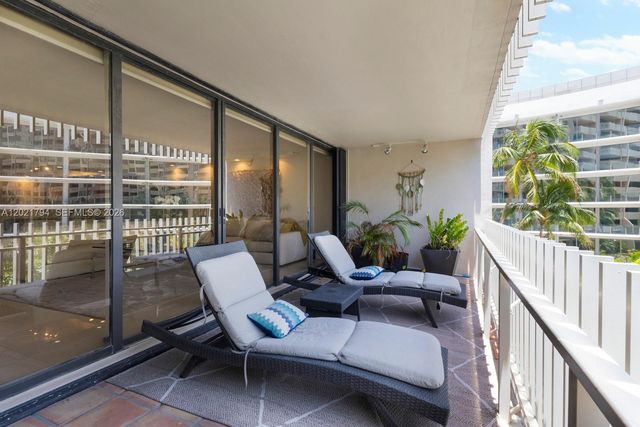 3 Grove Isle Dr C307, Miami, FL 33133
