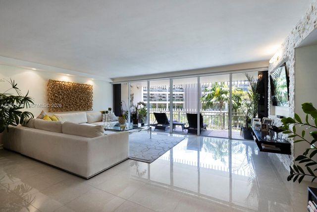 3 Grove Isle Dr C307, Miami, FL 33133