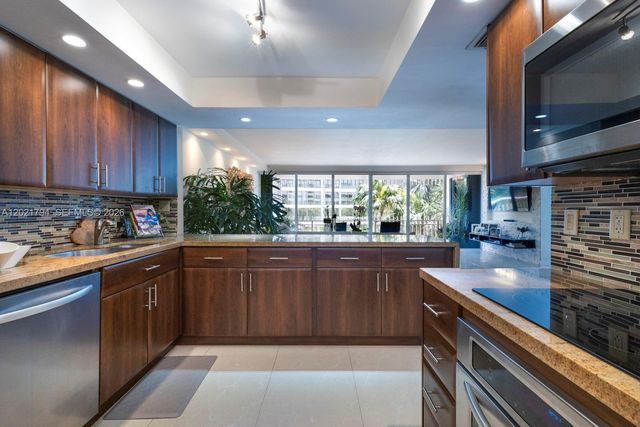 3 Grove Isle Dr C307, Miami, FL 33133