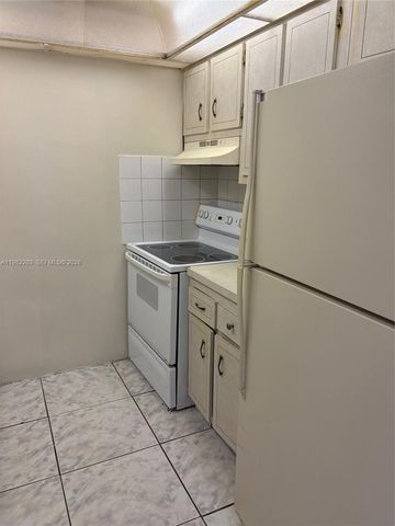 16215 NE 18th Ct 212, North Miami Beach, FL 33162