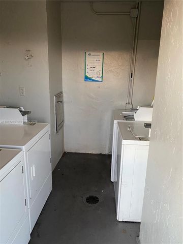 16215 NE 18th Ct 212, North Miami Beach, FL 33162