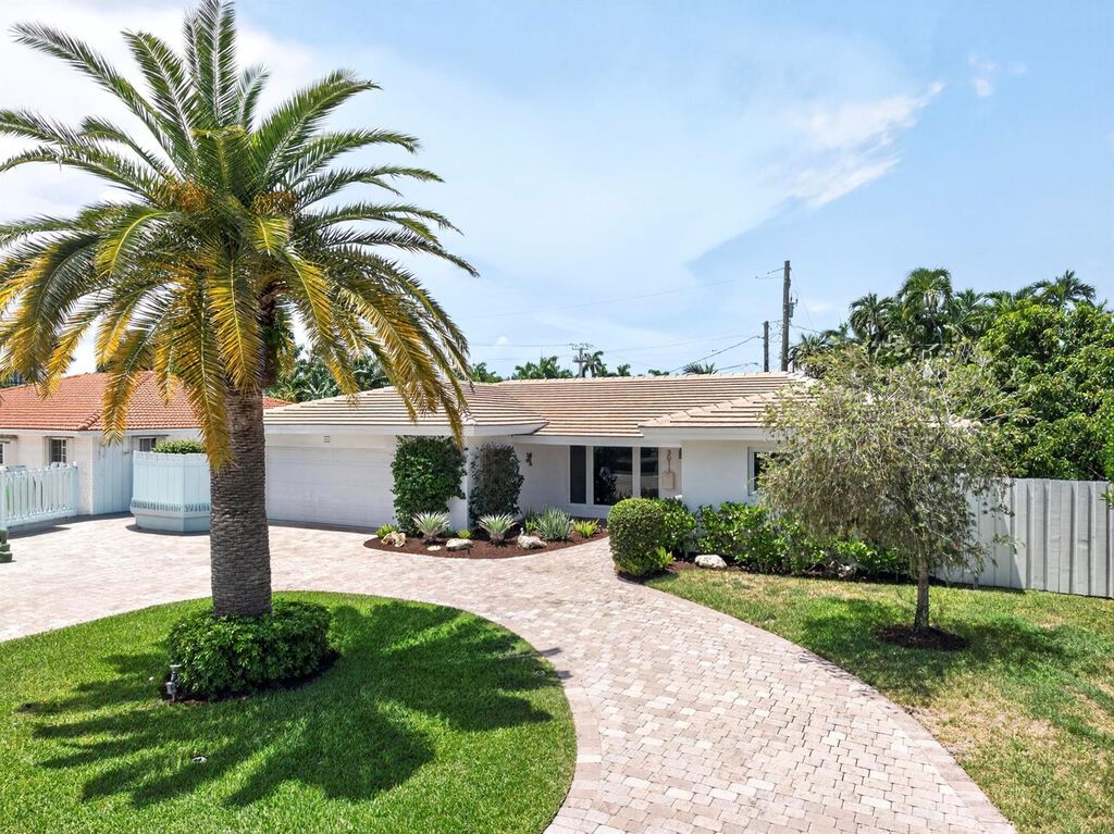 Image 1 of property listing at 3011 NE 47th Street, Fort Lauderdale, FL 33308